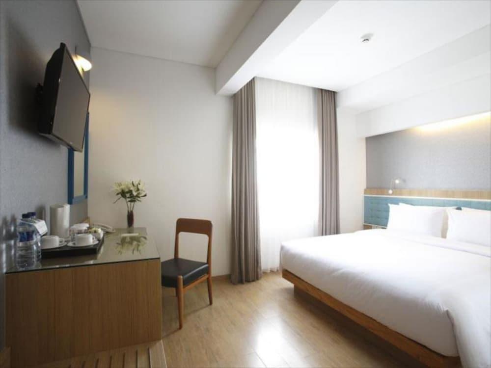 Hotel Santika Kelapa Gading Джакарта Екстер'єр фото