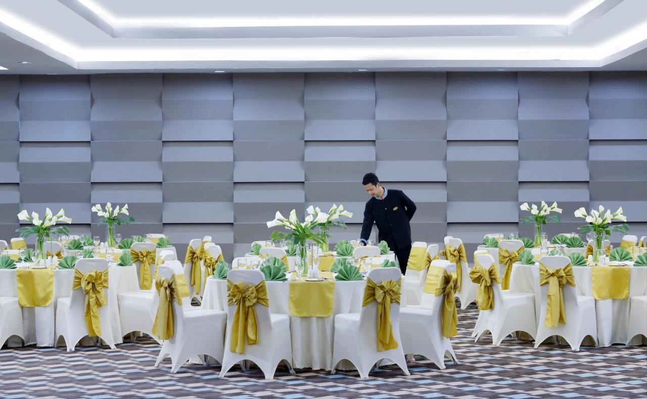 Hotel Santika Kelapa Gading Джакарта Екстер'єр фото